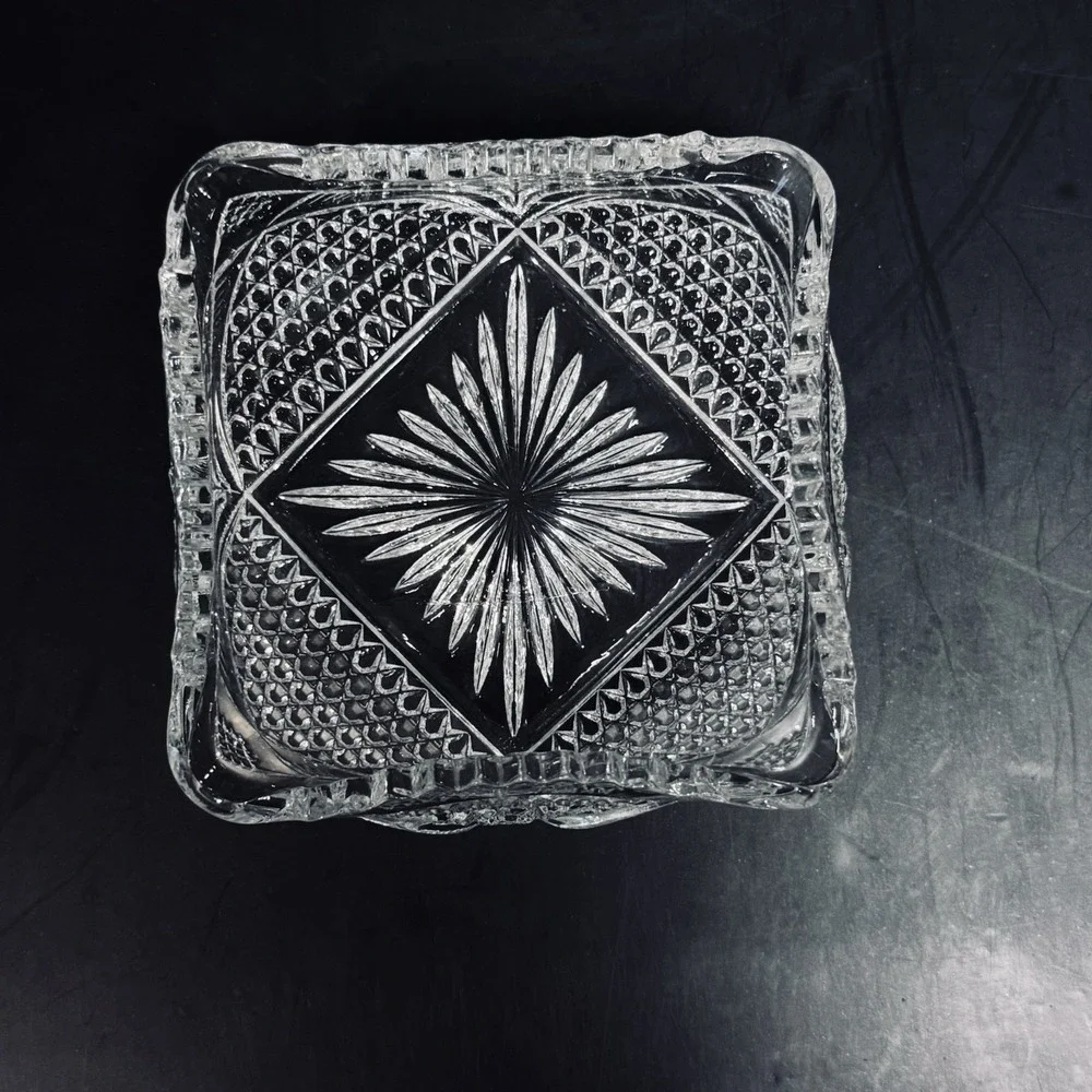 Vintage Mid Century Starburst Clear Crystal Glass Ashtray Vanity Trinket Dish‎